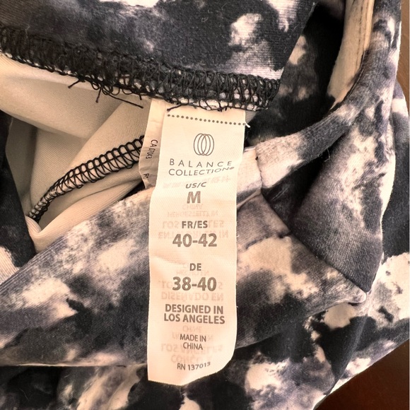 Balance Collection Leggingd - Picture 4 of 5